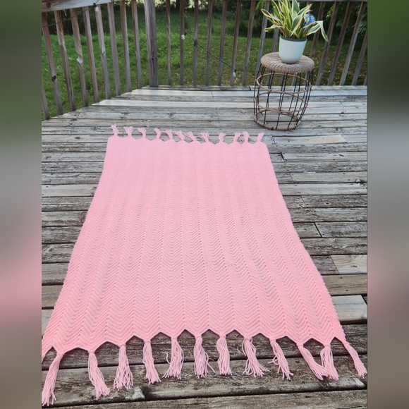 Pink Handmade Crochet Blanket - Picture 4 of 7